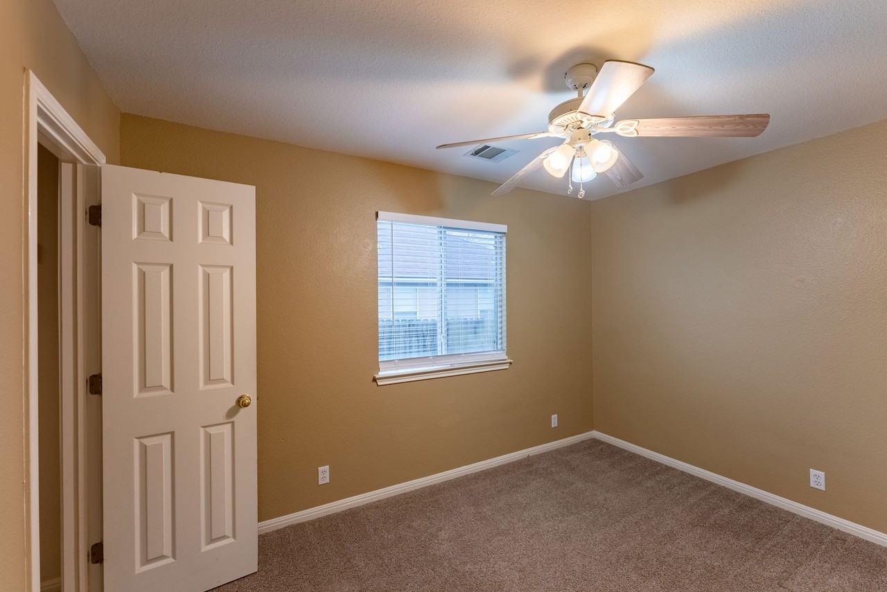 109 Granite Shoals Dr - Photo 7 of 22