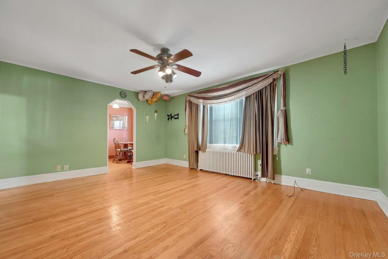 42 Williams Ave - Photo 4 of 33