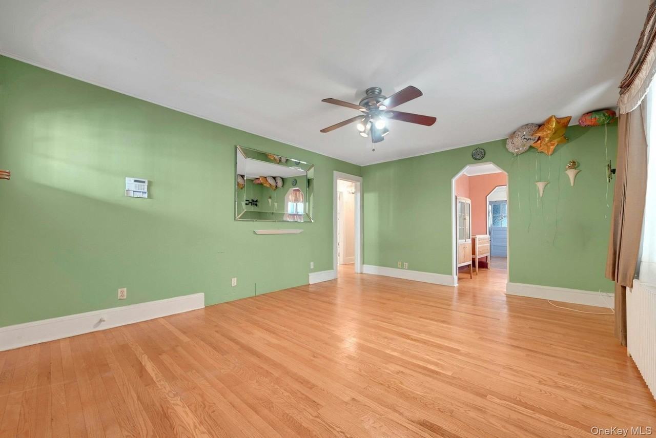 42 Williams Ave - Photo 5 of 33