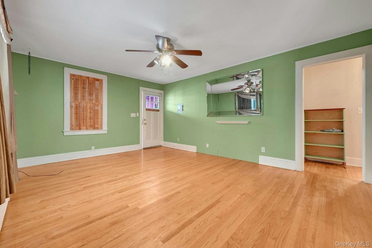 42 Williams Ave - Photo 6 of 33