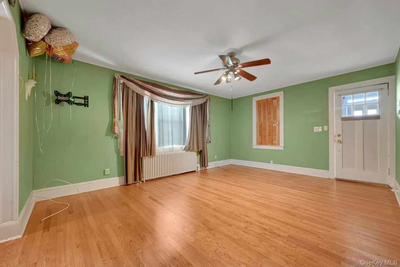 42 Williams Ave - Photo 7 of 33