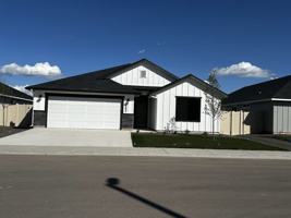 featured image of 4882 N Elmstone Ave