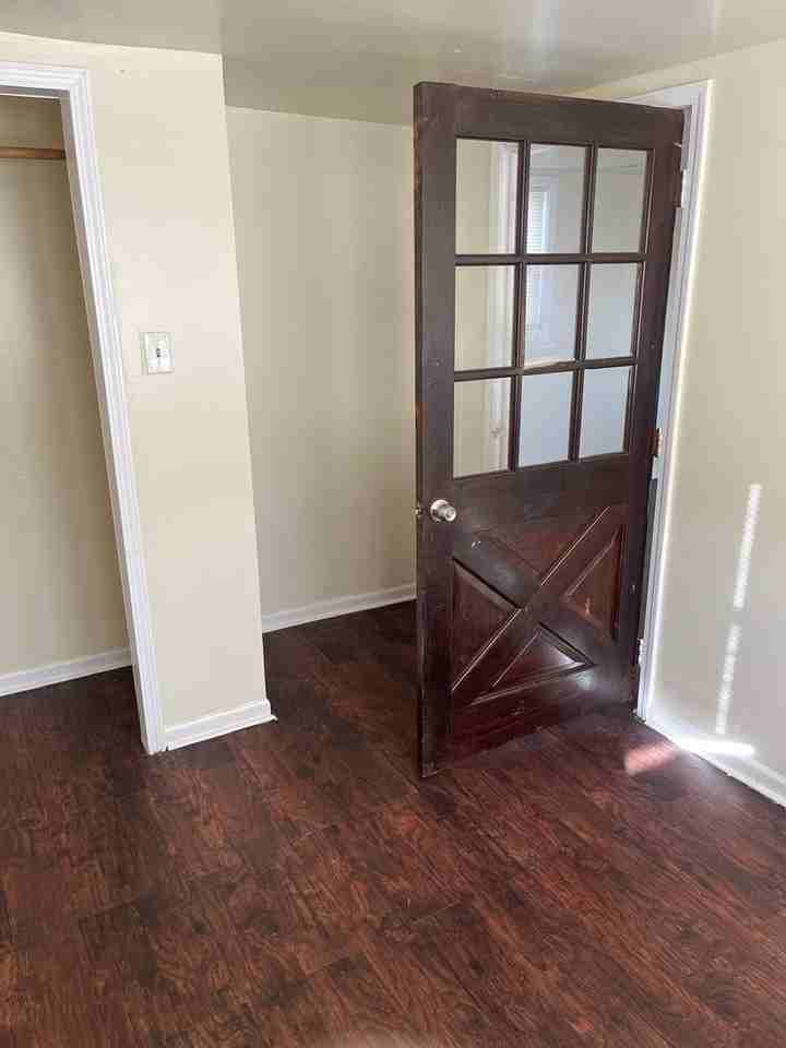1115 W 19th Place - Photo 2 of 12