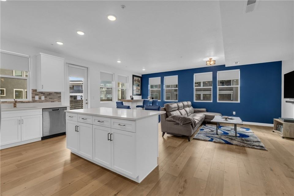 761 W Blue Magic Ln #201 - Photo 2 of 27