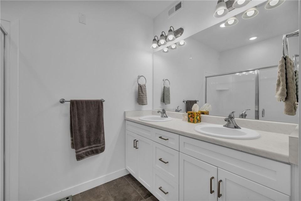 761 W Blue Magic Ln #201 - Photo 5 of 27