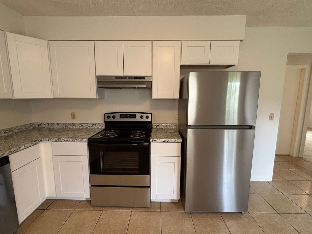 Garden Manor Apts - Photo 3 of 28