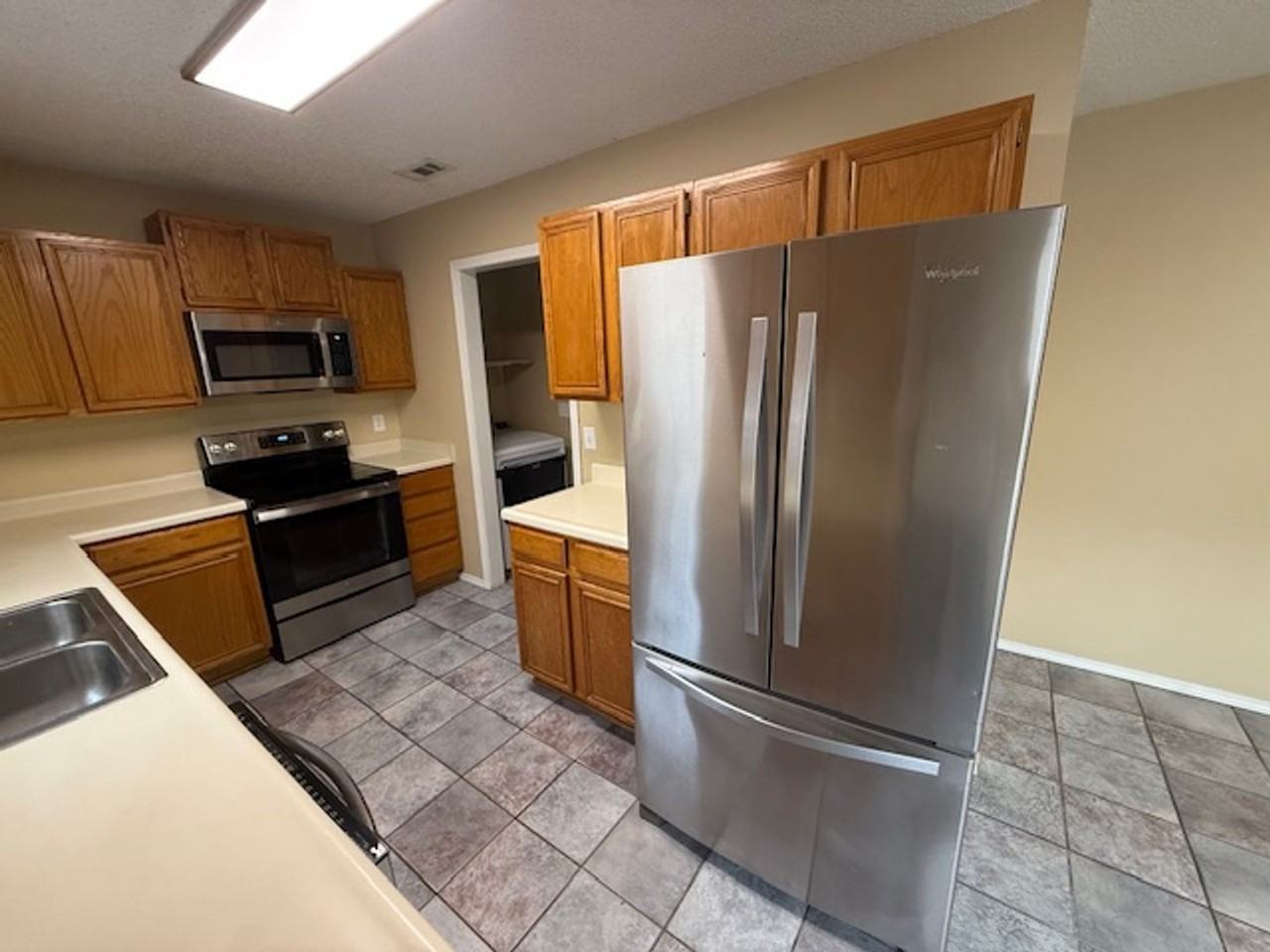 172 James St - Photo 5 of 10