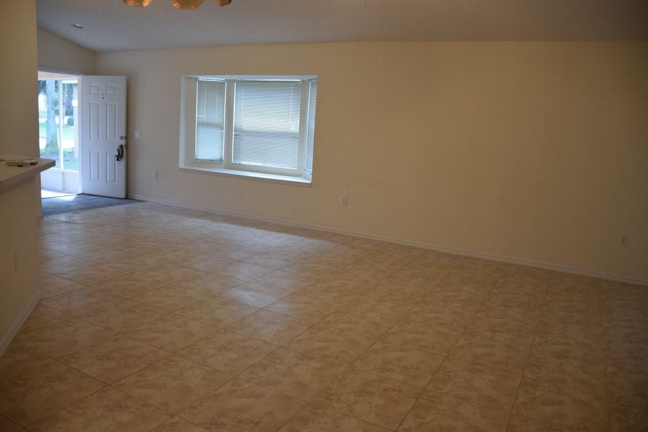 2393 Paulette Dr - Photo 5 of 20