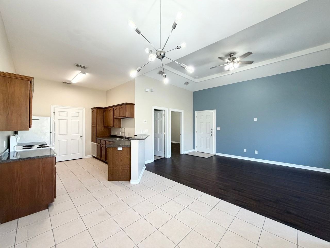 Redwood Apartments - Photo 5 of 12