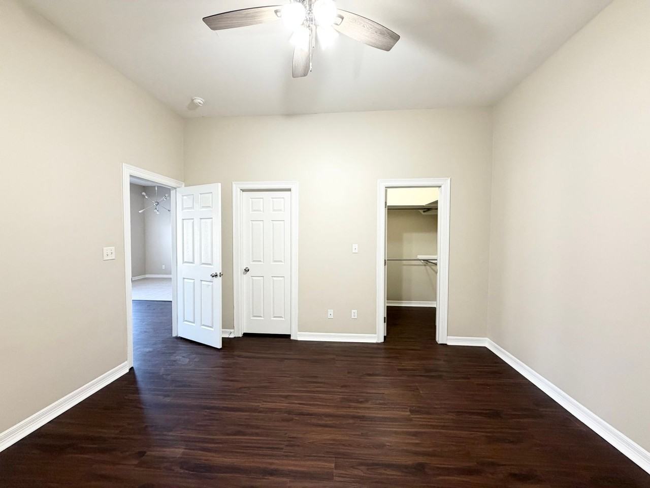 Redwood Apartments - Photo 6 of 12