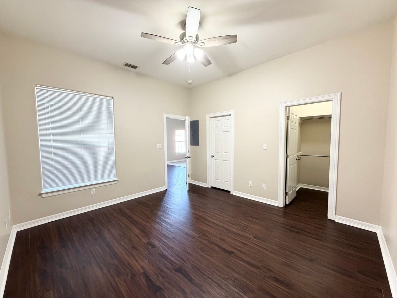 Redwood Apartments - Photo 7 of 12