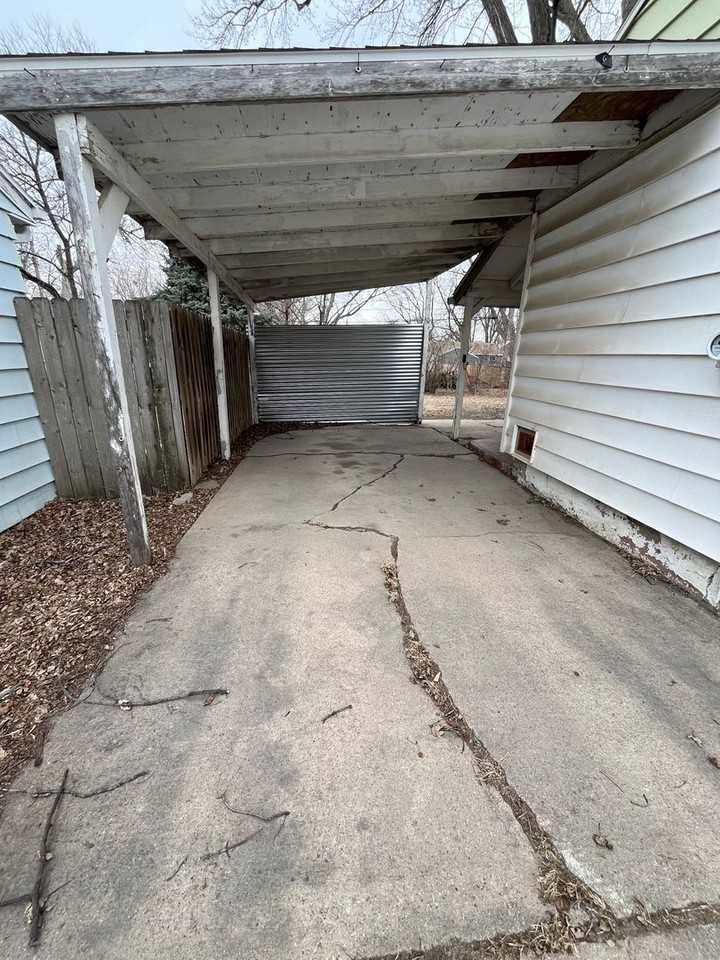 813 N Kiwanis Ave - Photo 3 of 20