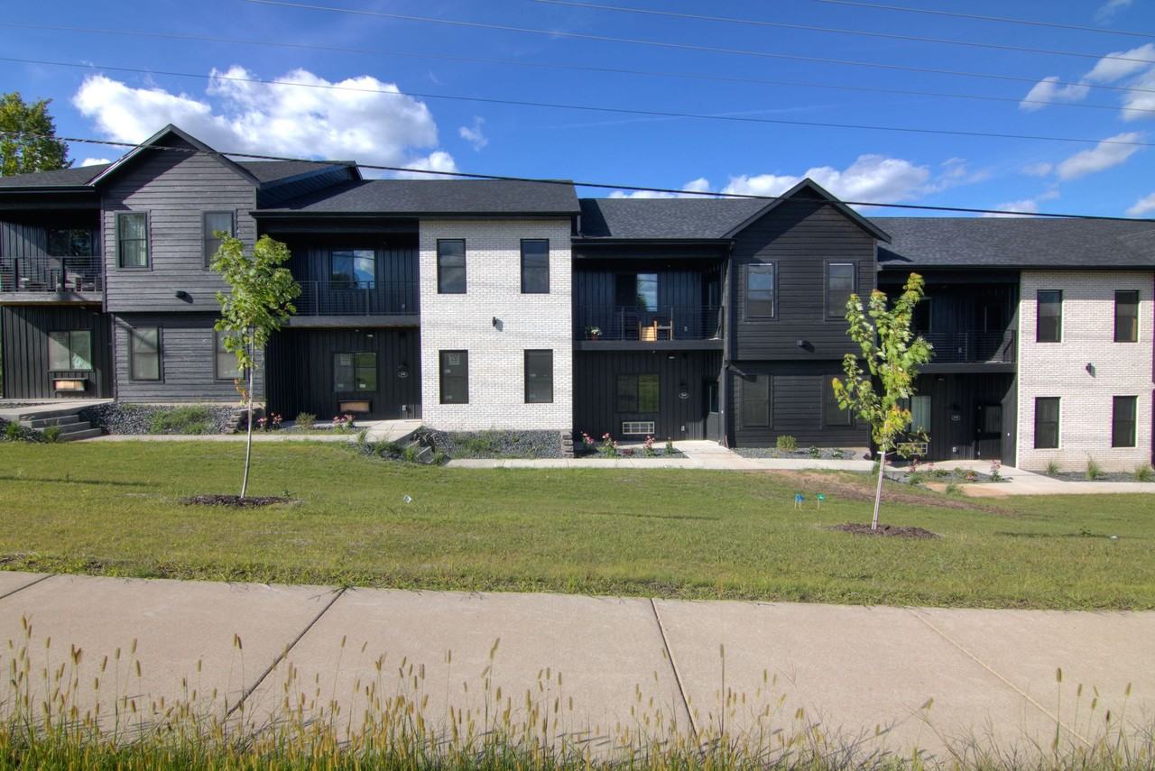 3612 Spooner Ave - Photo 2 of 2