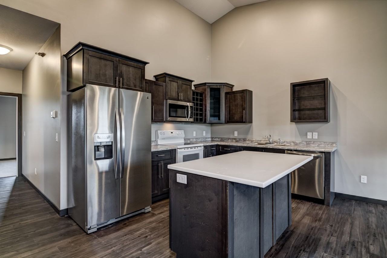3612 Spooner Ave - Photo 3 of 20