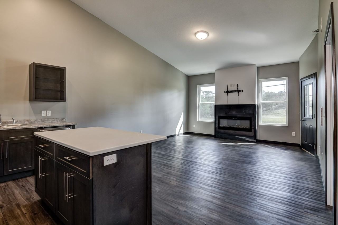 3612 Spooner Ave - Photo 6 of 20
