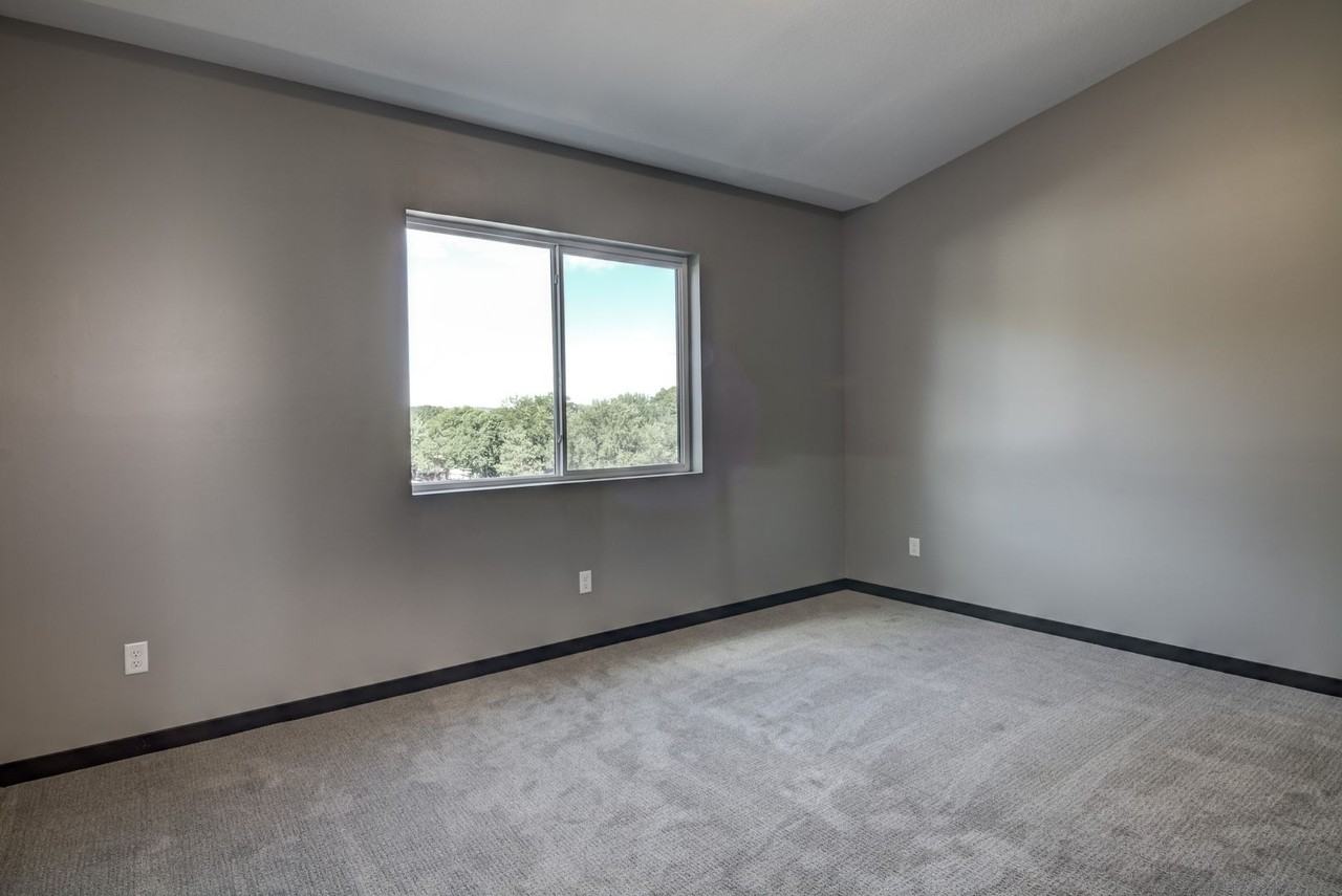 3612 Spooner Ave - Photo 7 of 20