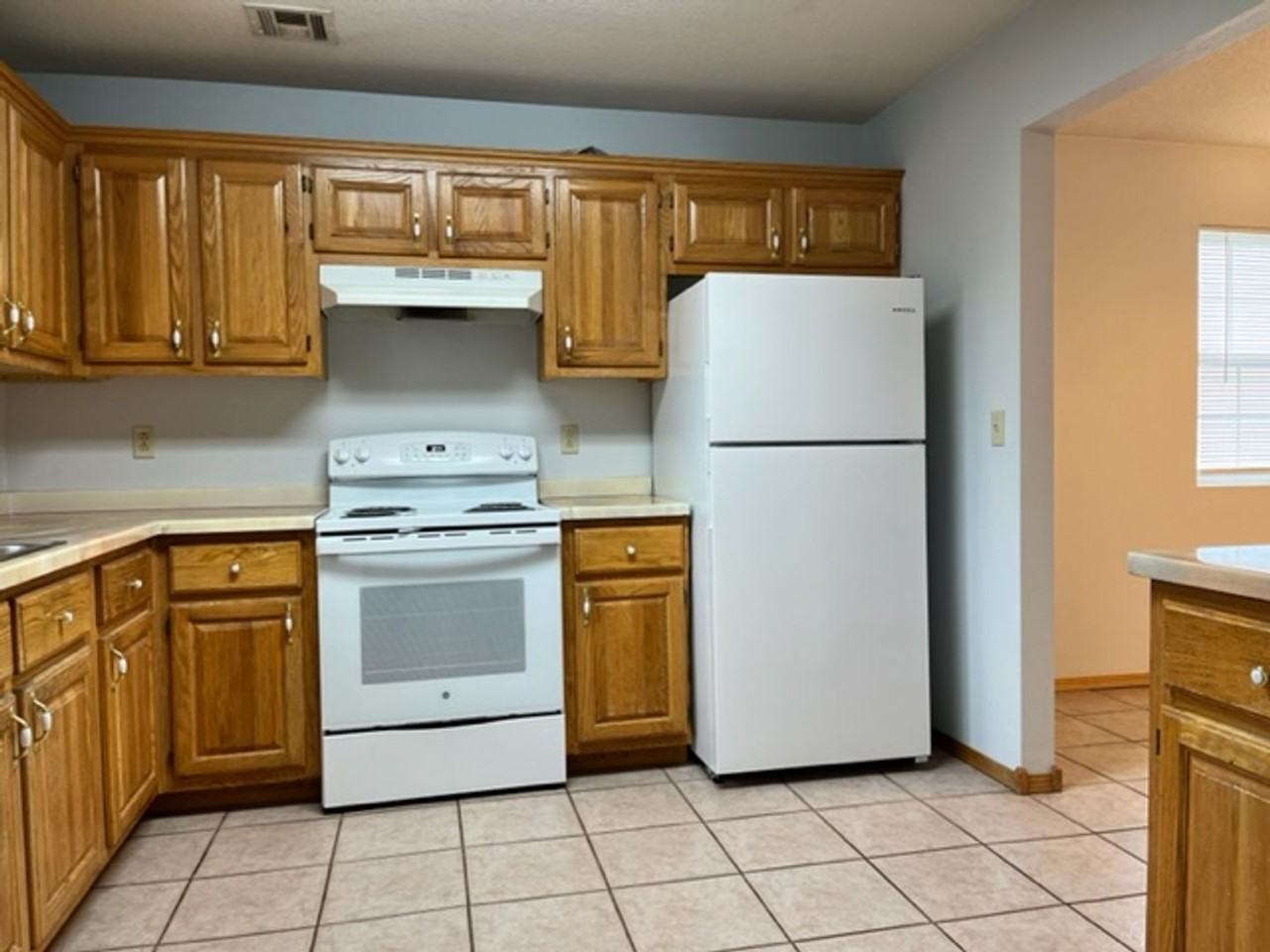 1709 W 4th St - Photo 3 of 3