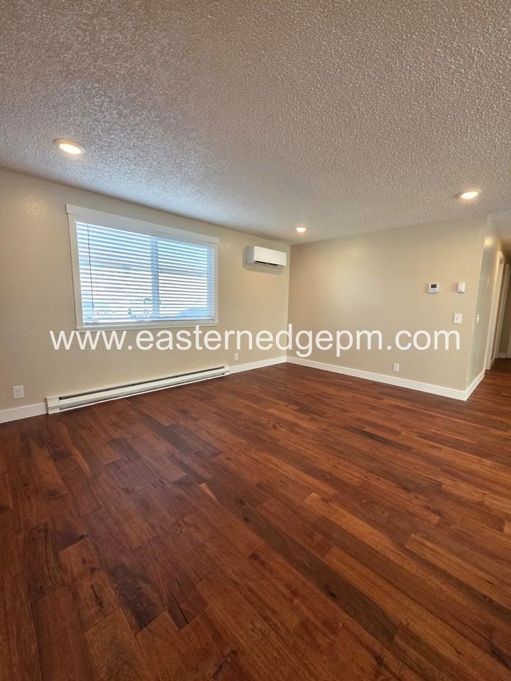 630 Sw 24th St #08 - Photo 3 of 24