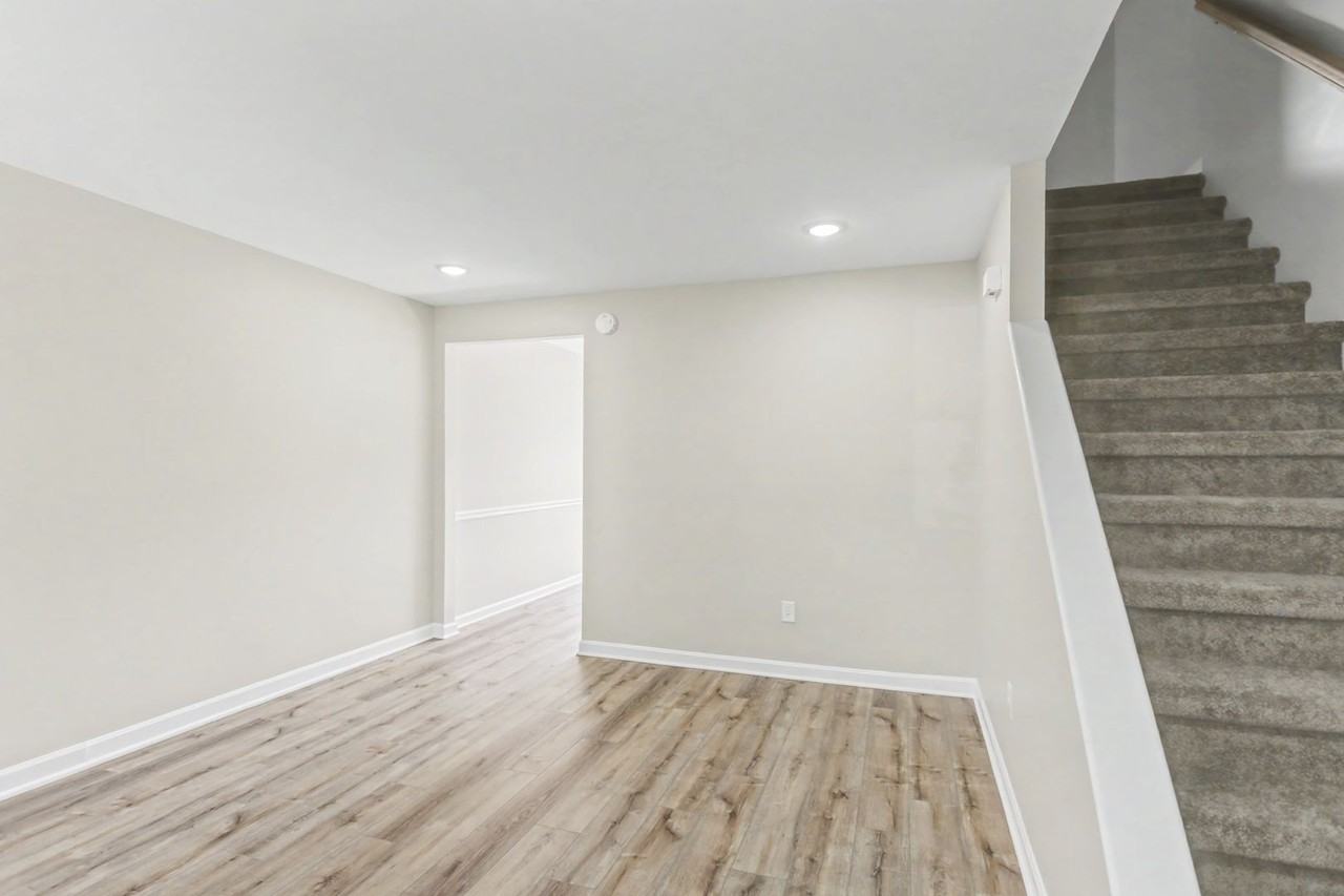 1115 Nanroc Dr - Photo 3 of 10