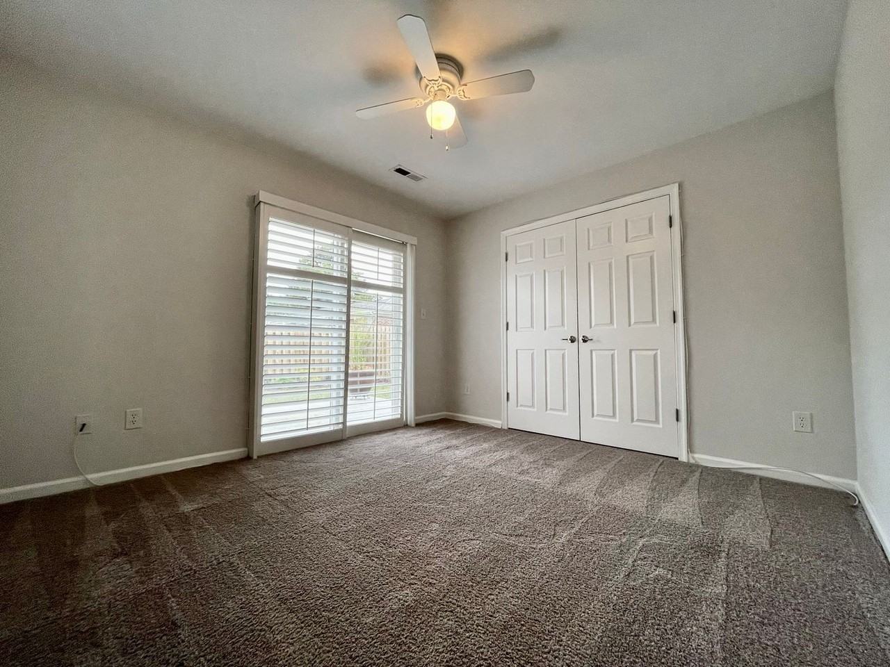 4608 Coronet Ave - Photo 7 of 35