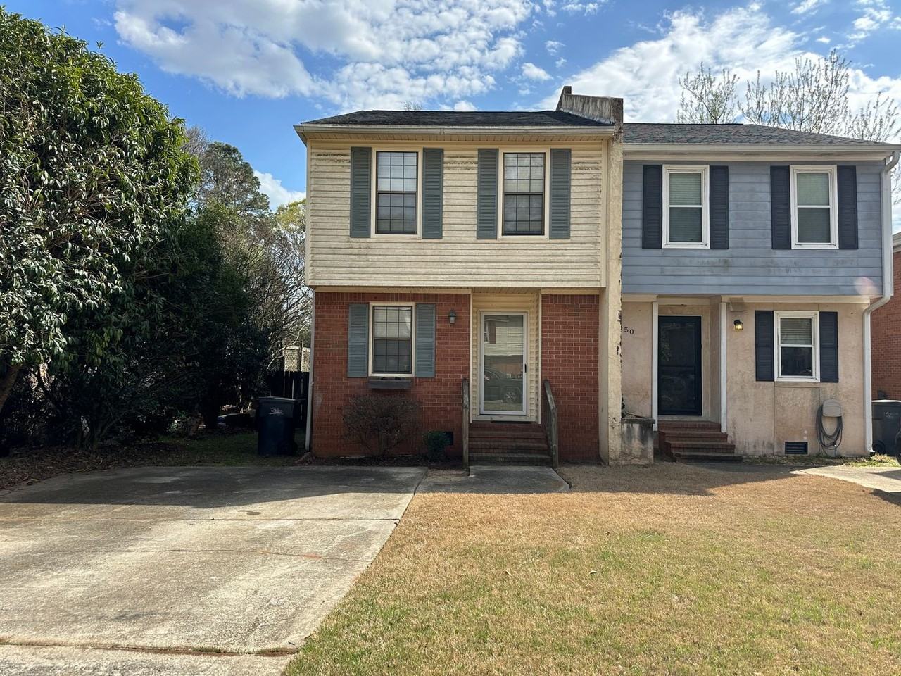 2448 Riverlook Dr - Photo 2 of 24