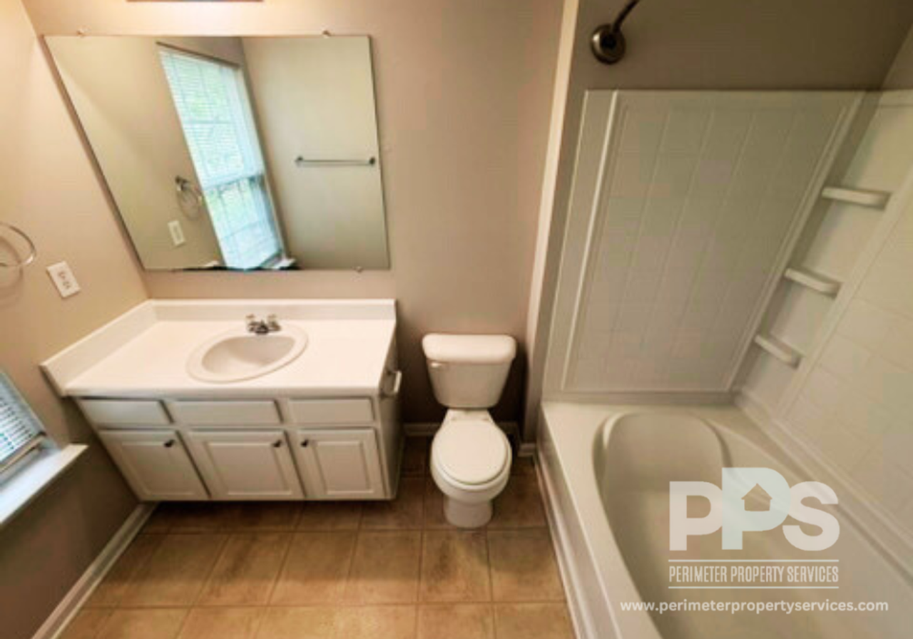 6764 Blackstone Pl - Photo 7 of 17