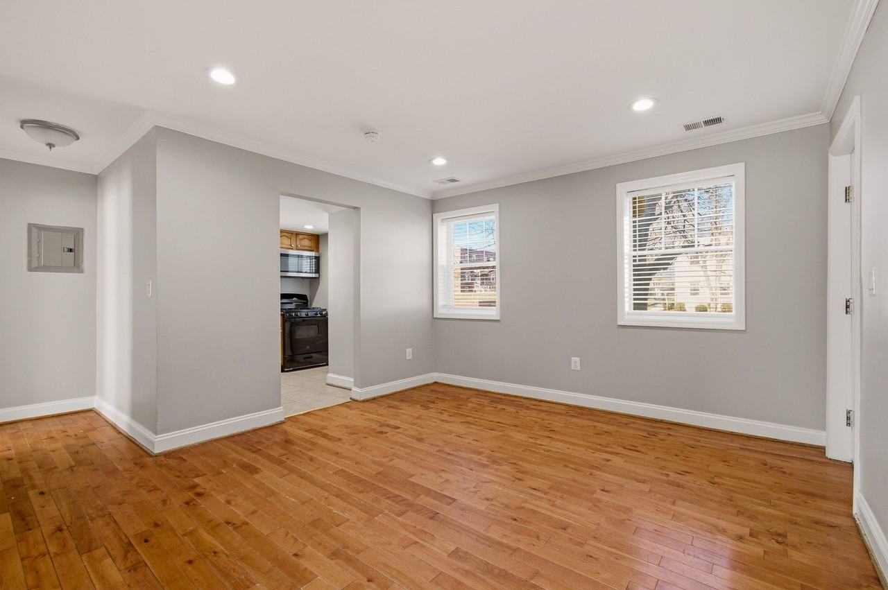 3878 9th St Se - Photo 3 of 17