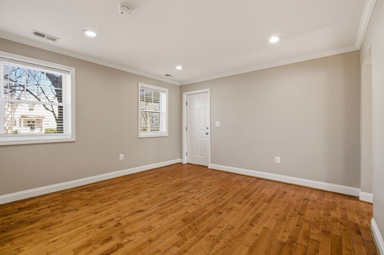 3878 9th St Se - Photo 5 of 17