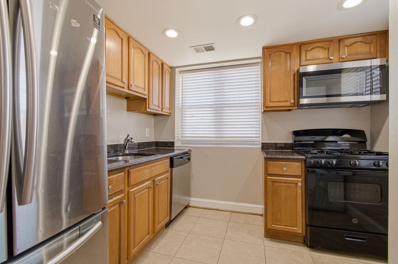 3878 9th St Se - Photo 6 of 17