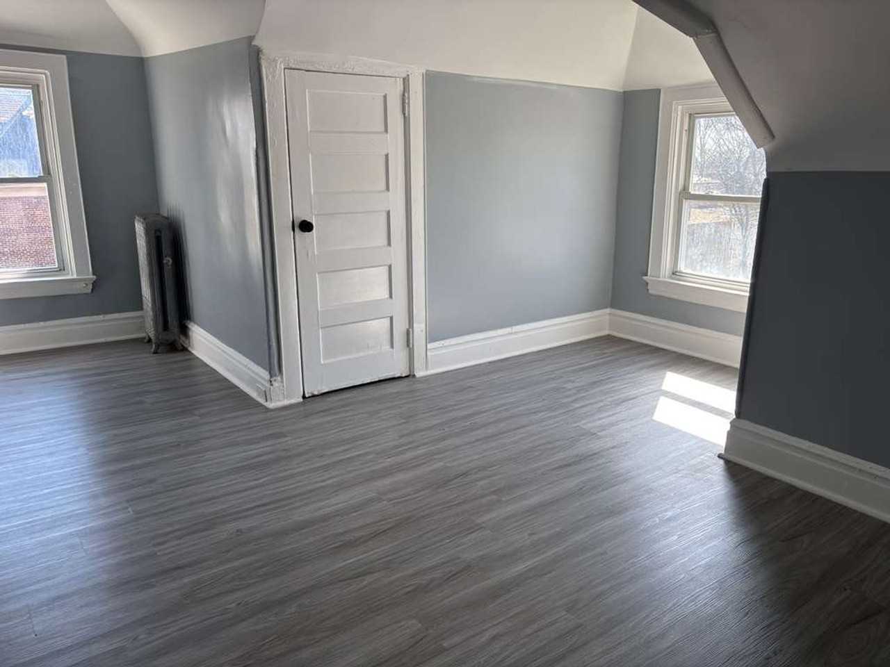 74 Baldwin Ave - Photo 3 of 5