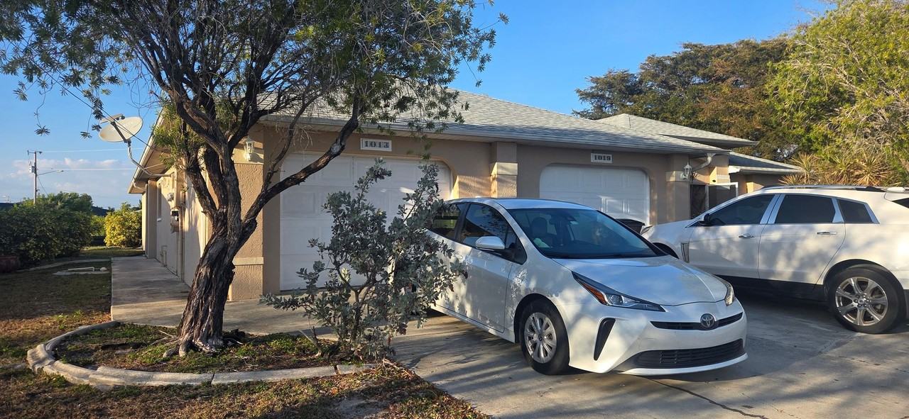 1013 Se 12th Ter - Photo 2 of 22