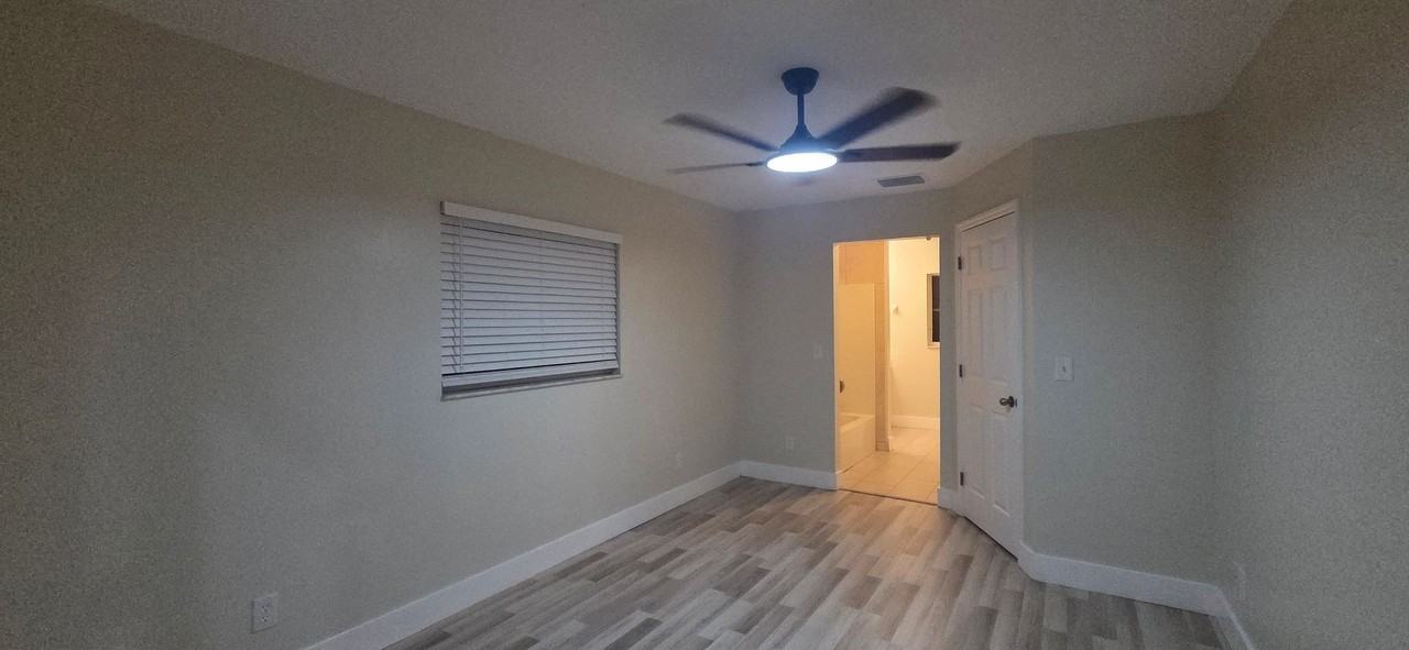 1013 Se 12th Ter - Photo 6 of 22