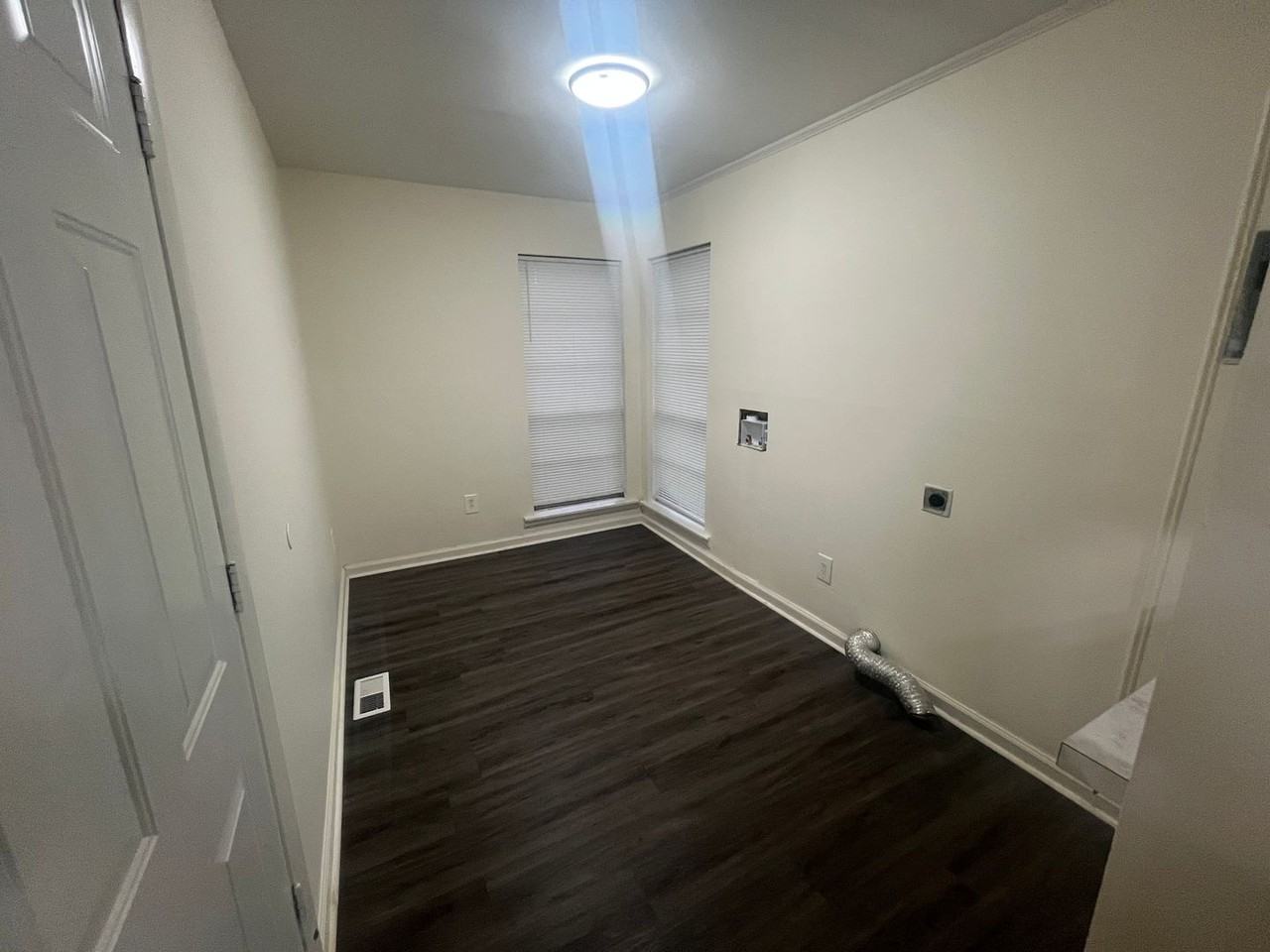 203 N 6th St - Photo 4 of 12