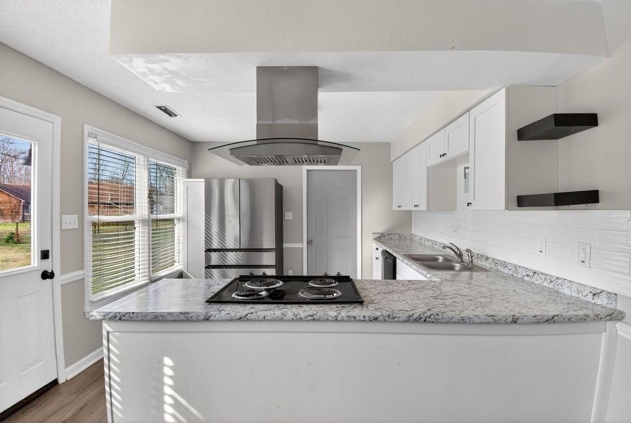 703 Mallard Dr - Photo 7 of 34