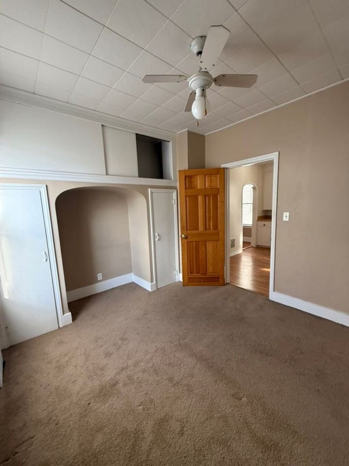 1539 Brinckerhoff Ave - Photo 3 of 7