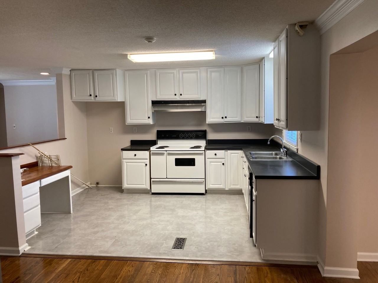 312 Eager Rd - Photo 3 of 9