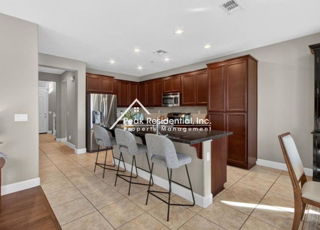 1444 Bicker Cir - Photo 5 of 24