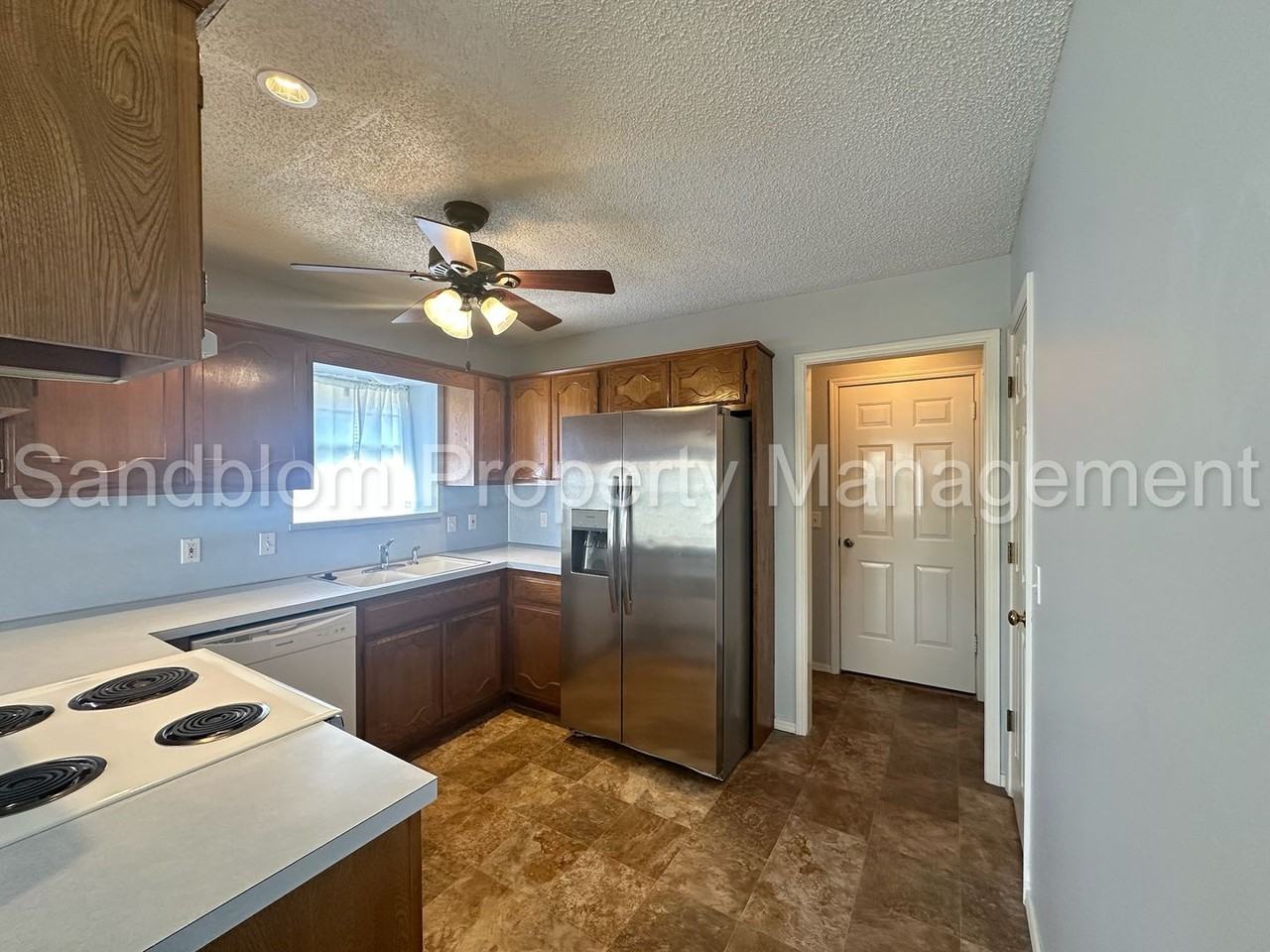 2241 W Quinton St - Photo 7 of 16