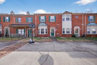 729 Creekside Cres - Photo 1 of 1