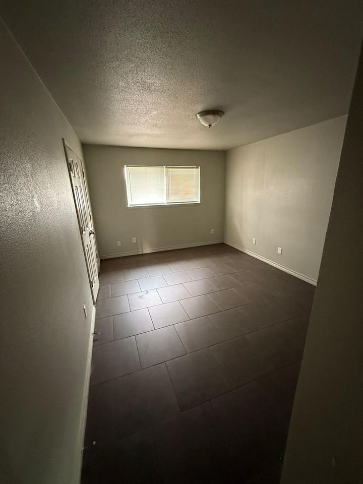 6090 Alpine Cir - Photo 3 of 9