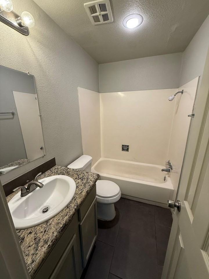 6090 Alpine Cir - Photo 7 of 9