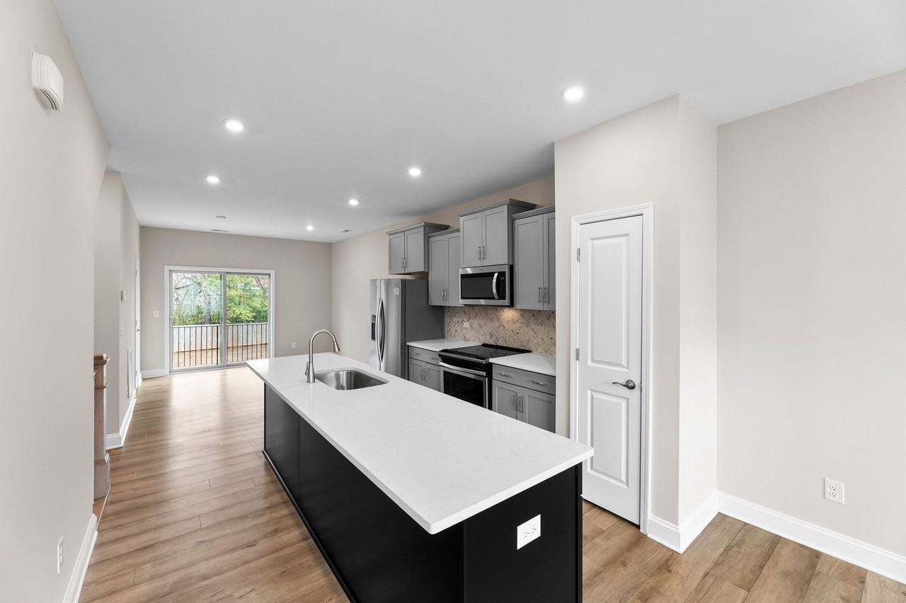 210 Judson Ave #1 - Photo 5 of 29