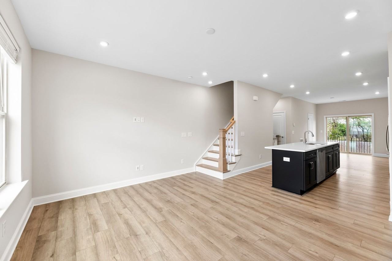 210 Judson Ave #1 - Photo 6 of 29