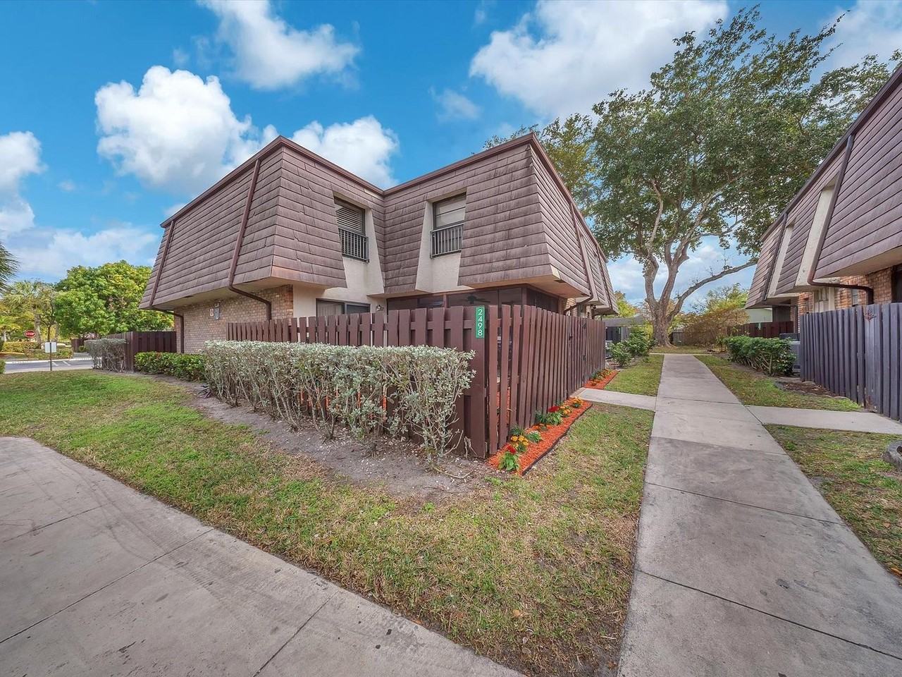 2496 Nw 99th Ave #2496