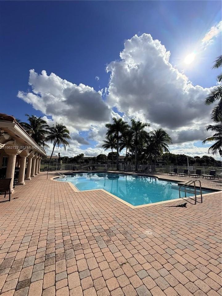 2677 Sw 83rd Ter #102 - Photo 5 of 17