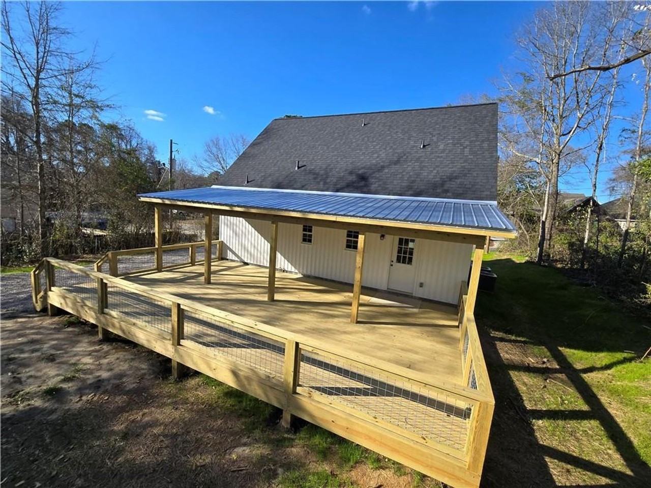 415 Phillips St - Photo 4 of 37