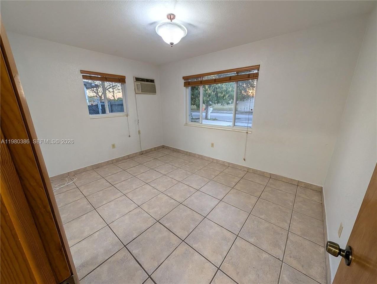 1037 Sw 76th Ave - Photo 6 of 15