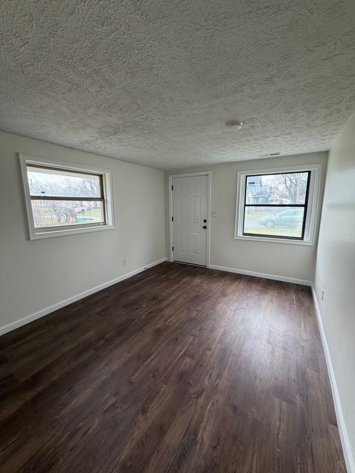 2167 Avalon Pl - Photo 3 of 18