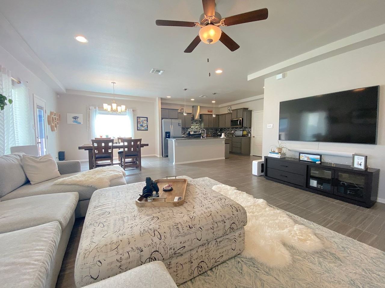 528 Delancey St - Photo 7 of 30