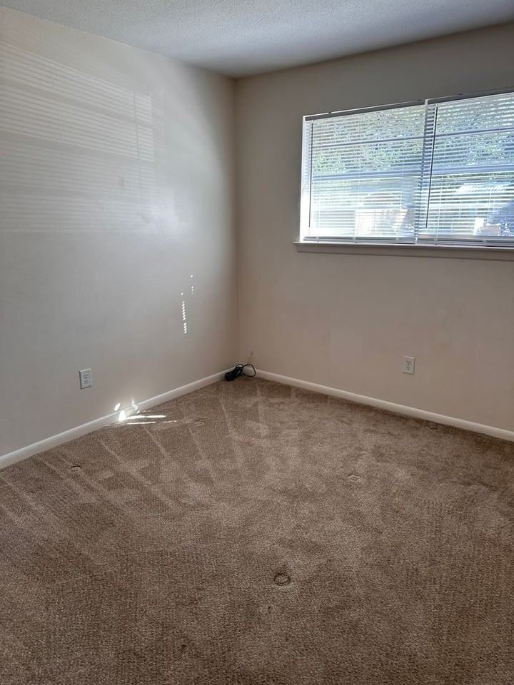 202 Spencer Dr - Photo 6 of 12